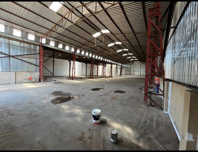 9,300M² WAREHOUSE FOR SALE IN VULCANIA